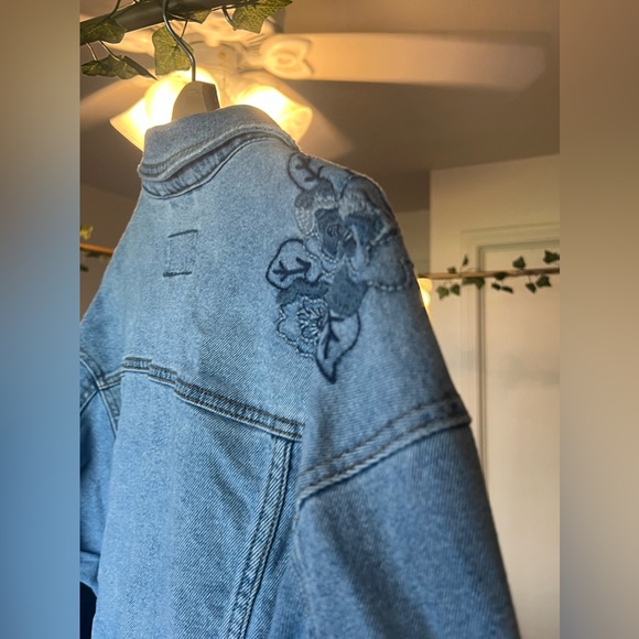 Embroidered Denim Jacket - Picture 4 of 6